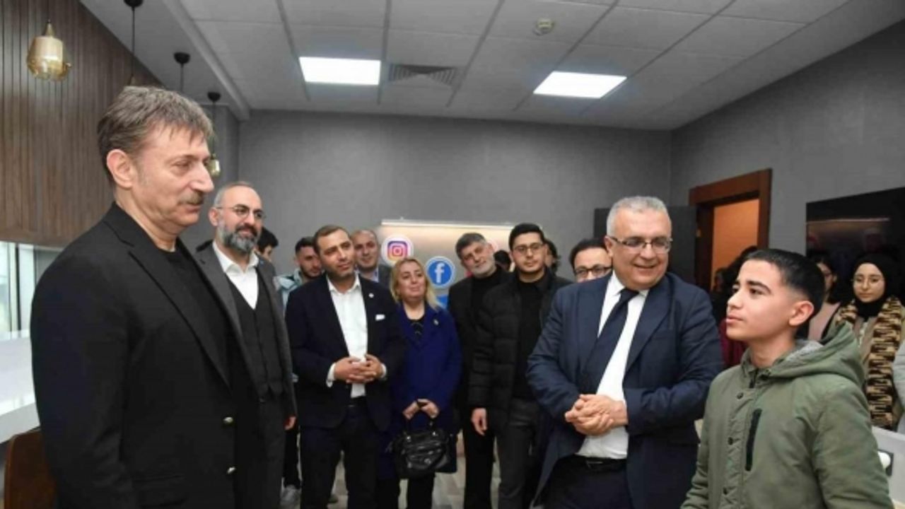 Alper Gezeravcı Dijital Girişimcilik ve Kuluçka Merkezi Bahçelievler’de açıldı