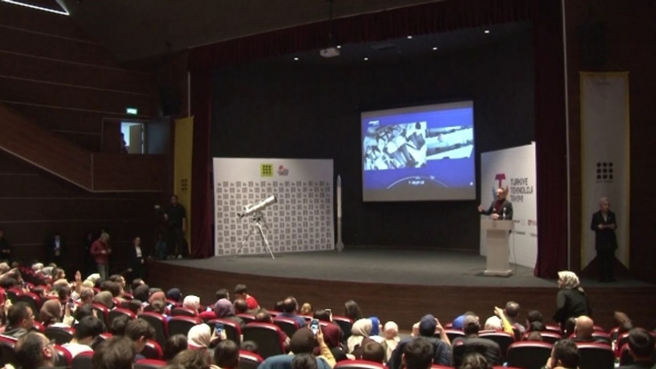 Alper Gezeravcı’nın uzay yolculuğu Üsküdar’da ilgiyle takip edildi