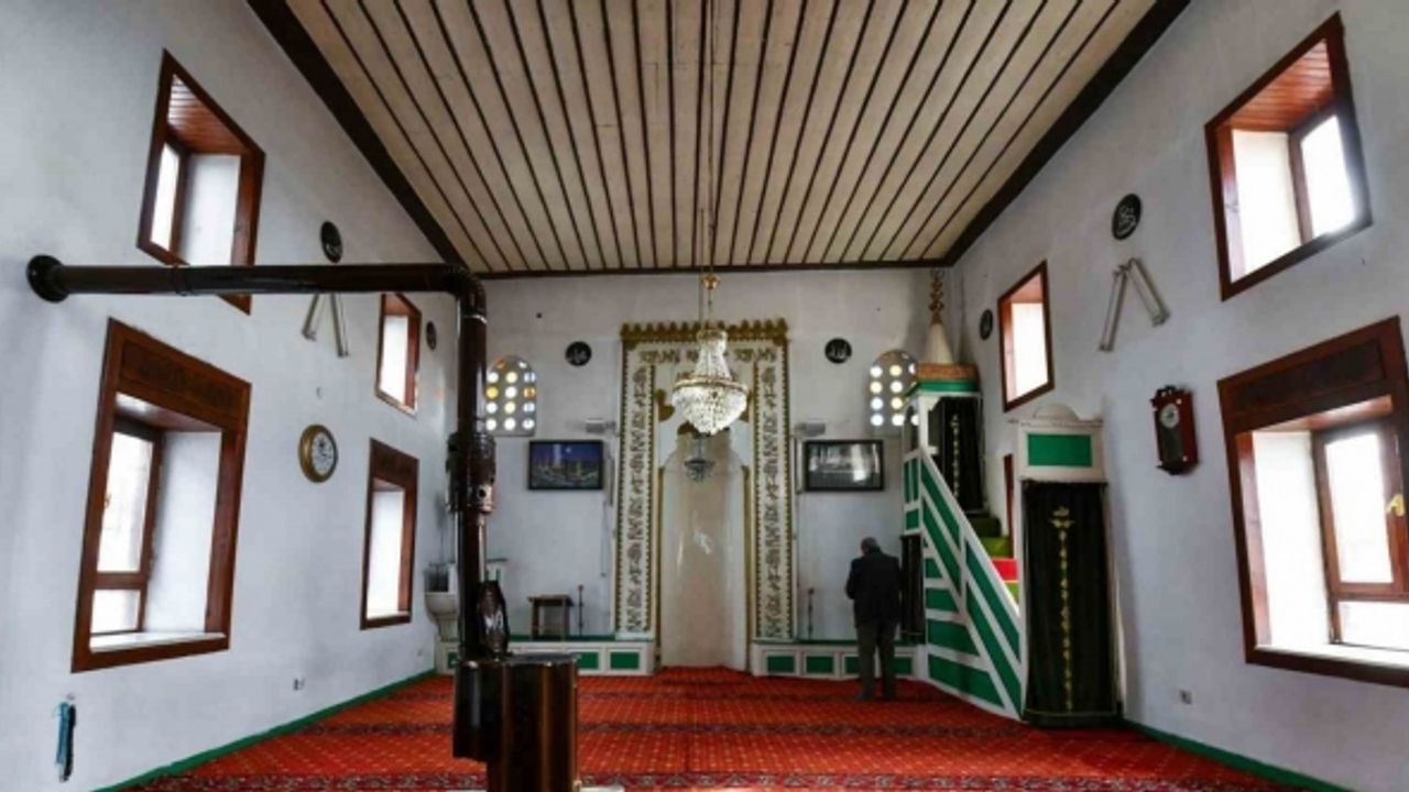 Ankara Büyükşehir Belediyesi 19. yüzyıl eserlerinden Musafir Fakih Camisi’ni gün yüzüne çıkarıyor