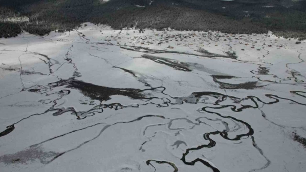 Ankara’da kar altında kalan menderesler havadan görüntülendi