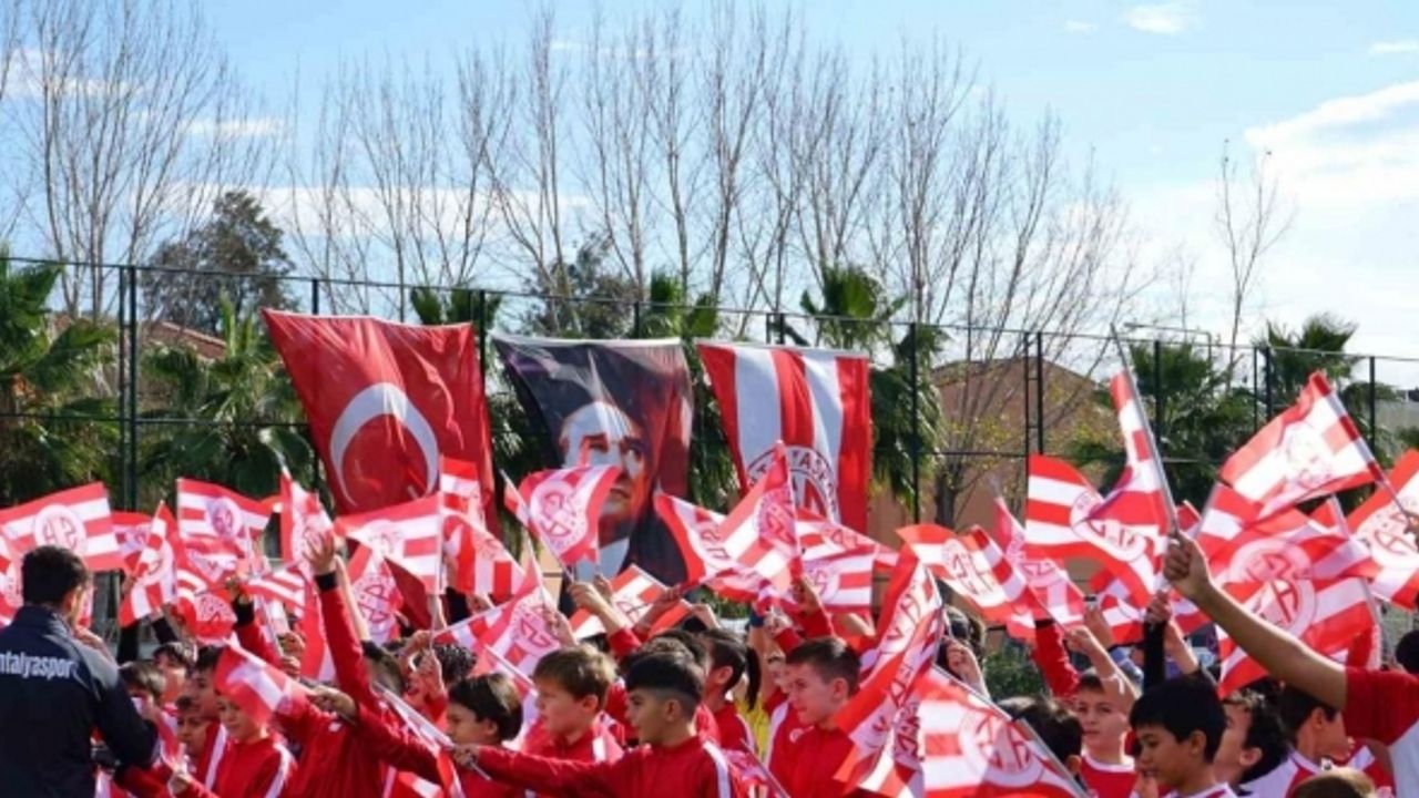 Antalyaspor Futbol Okulları Gelişim ve Kış Kampı tamamlandı