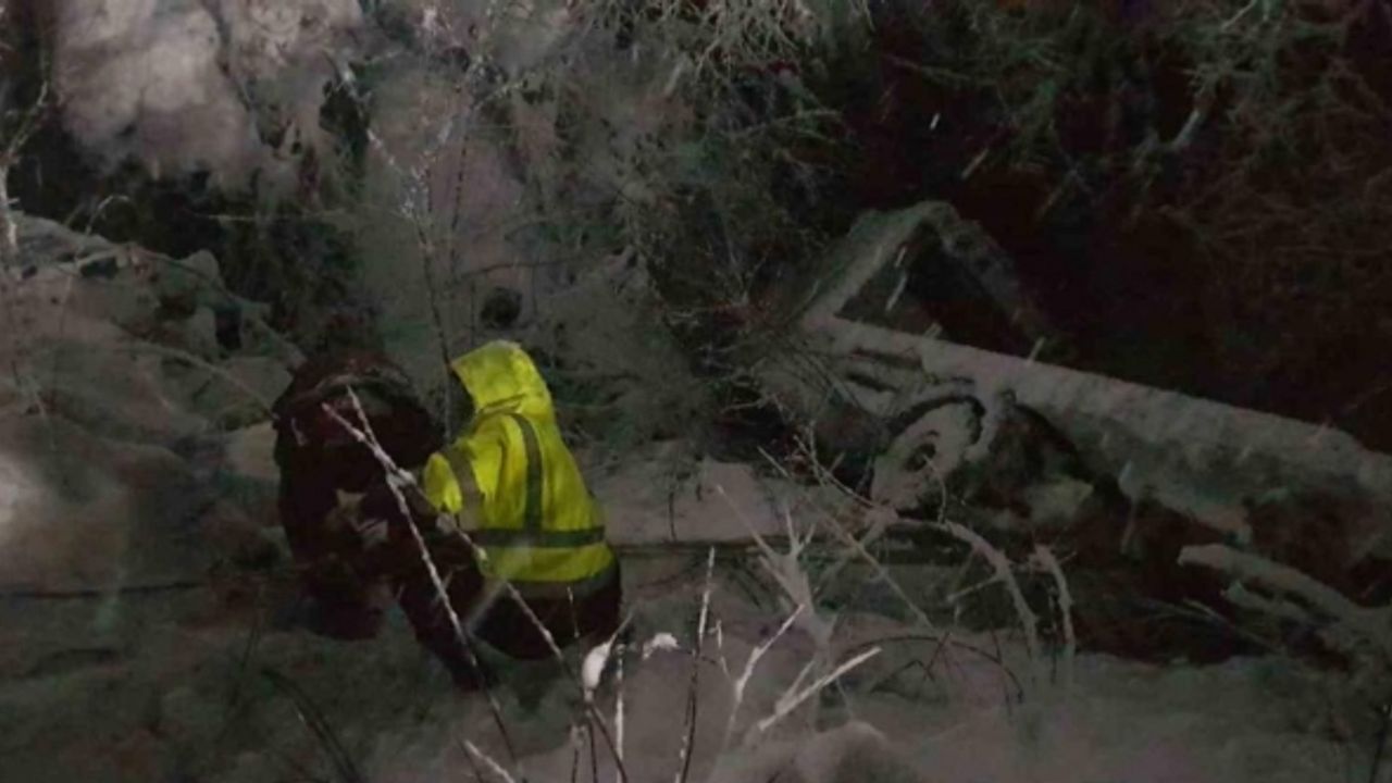 Araç kurtarmaya giden çekici 7 metrelik şarampole yuvarlandı