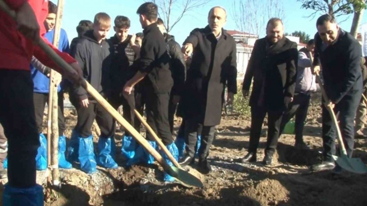 Arnavutköy Korupark’ın ağaç dikim töreni gerçekleştirildi