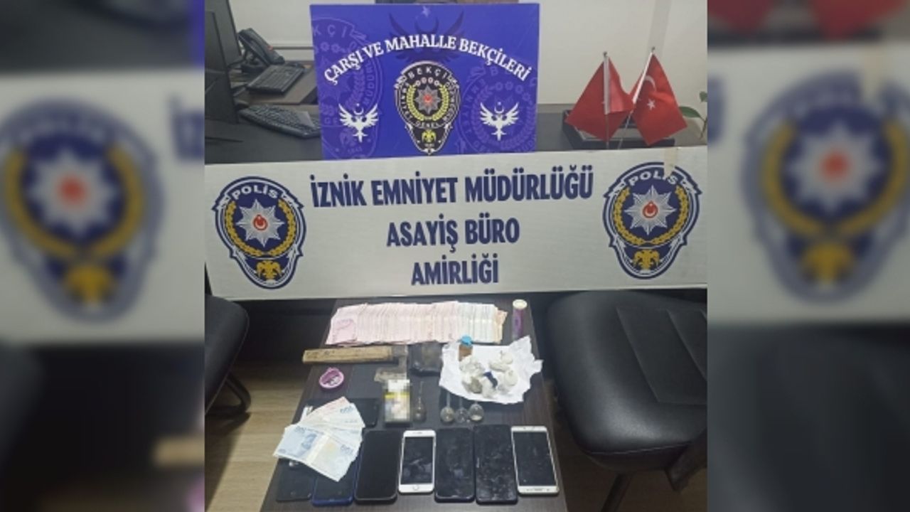 Asayiş ekipleri ve bekçiler, uyuşturucu ticareti yapan 8 kişiyi yakaladı