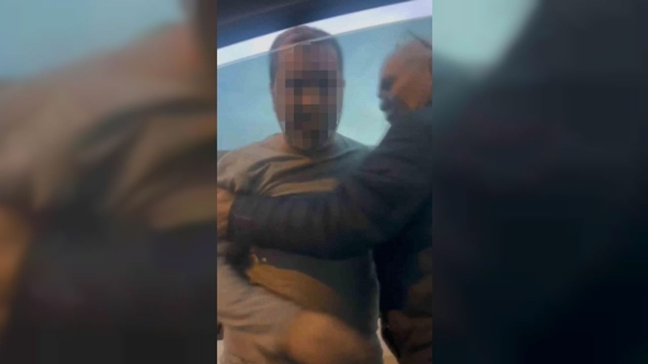 Ataşehir’de öfkeli sürücü yol kesip çocuğa küfür etti