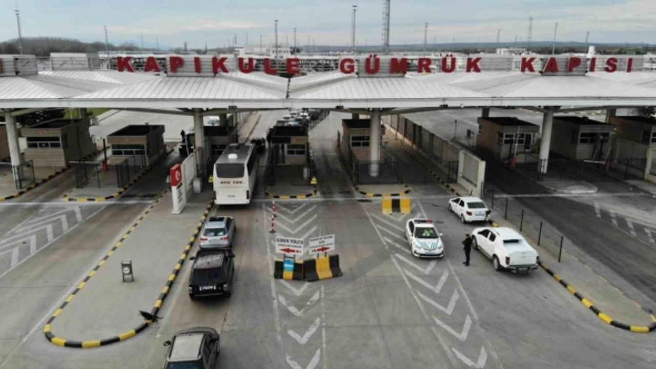 Avrupa’ya açılan kara sınır kapılarından 15 milyon yolcu geçiş yaptı: 2 milyar 41 milyonluk kaçak malzeme yakalandı