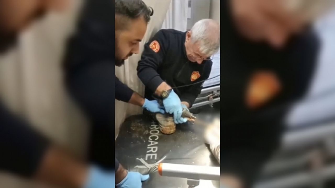 Ayağına demir şiş saplanan işçinin imdadına itfaiye yetişti