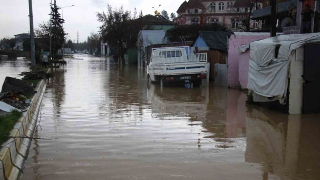 Aydın Ilıcabaşı’nda evleri su bastı, vatandaşlar yardım istedi