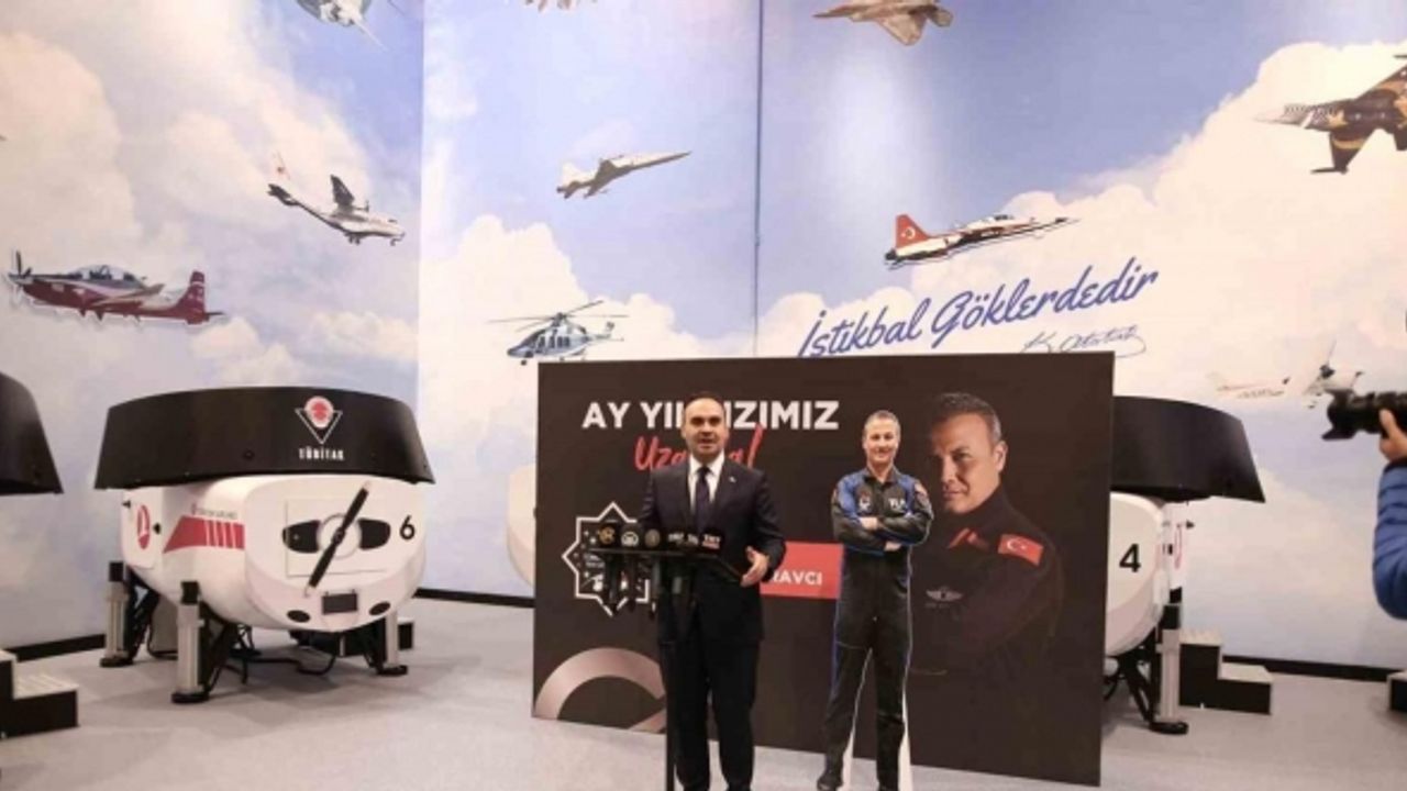 Bakan Kacır, Bursa’da ilk Türk astronot ile bağlantı kurdu