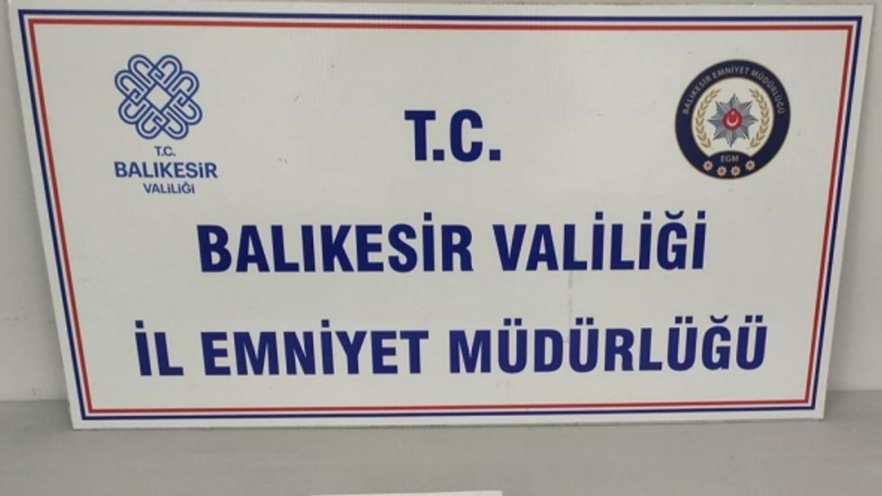 Banka havalesi ile uyuşturucu satan ve alan 3 şahıs gözaltına alındı