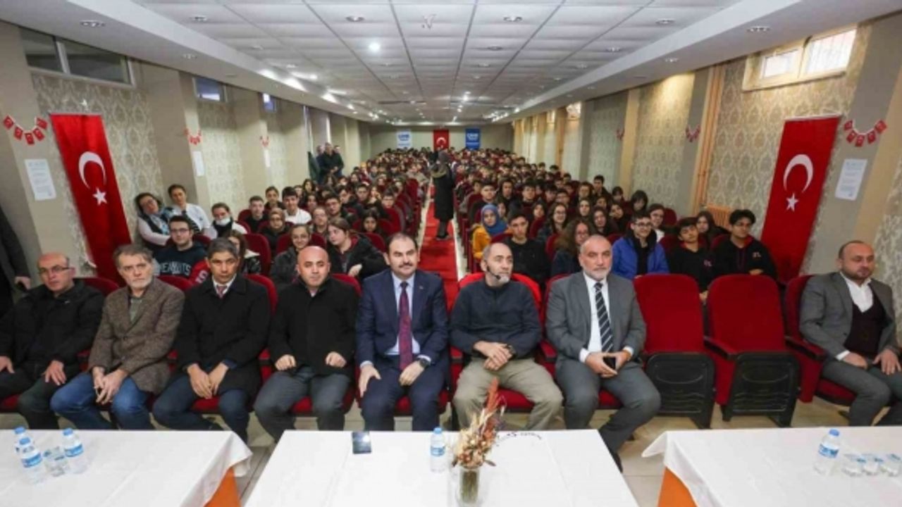 Başkan Sandıkçı: “Öğrencilerimiz için ücretsiz eğitim programları gerçekleştiriyoruz”