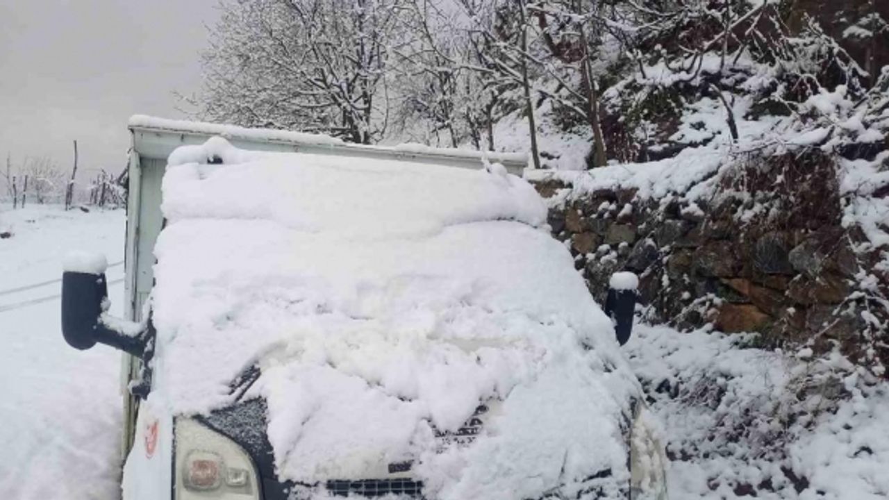 Batman’da 70’in üzerinde köy yolu kardan ulaşıma kapadı