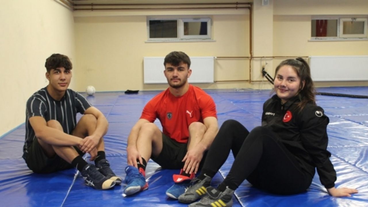 Bayburt’tan yürekleri ısıtan dostluk örneği: Aynı üniversiteyi aynı bölümü kazanıp aynı spor branşına gönül verdiler