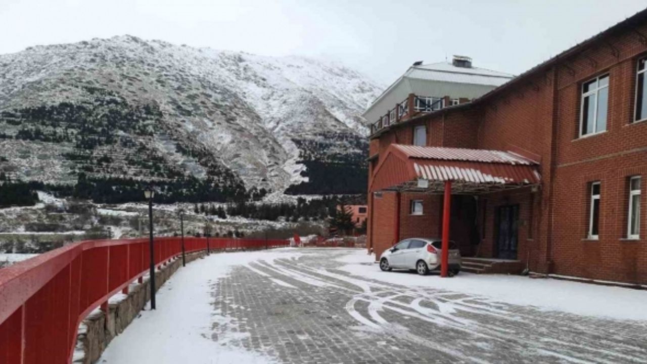 Beklenen kar gelmedi, Bozdağ Kayak Merkezinin açılışı ertelenebilir