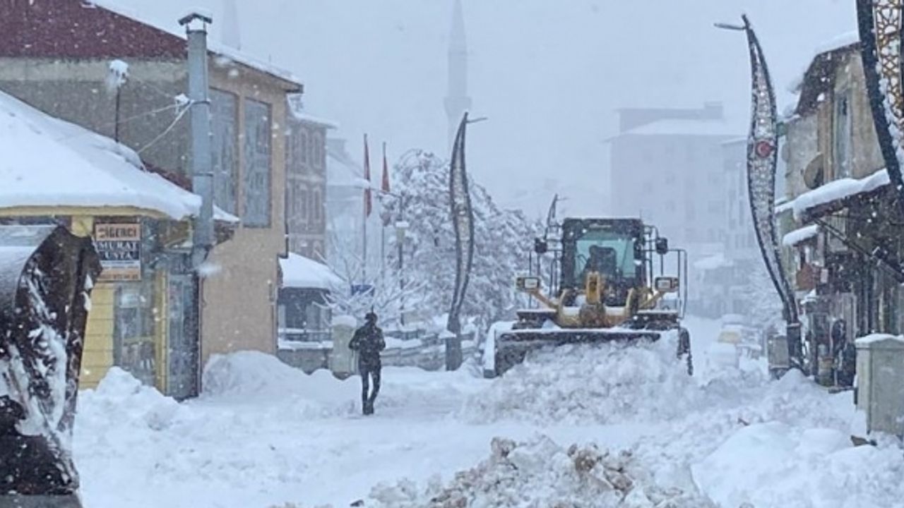 Bingöl’de kar nedeniyle 173 köy yolu ulaşıma kapandı