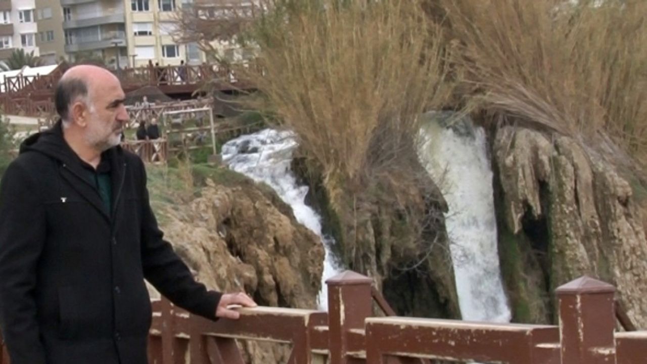 Bir yanda acılı babanın evlat nöbeti, diğer yanda her şeyden habersiz manzara keyfi