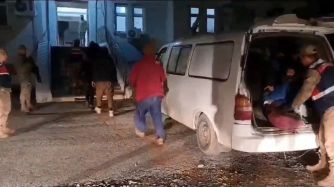 Bitlis’te 24 kaçak göçmen yakalandı