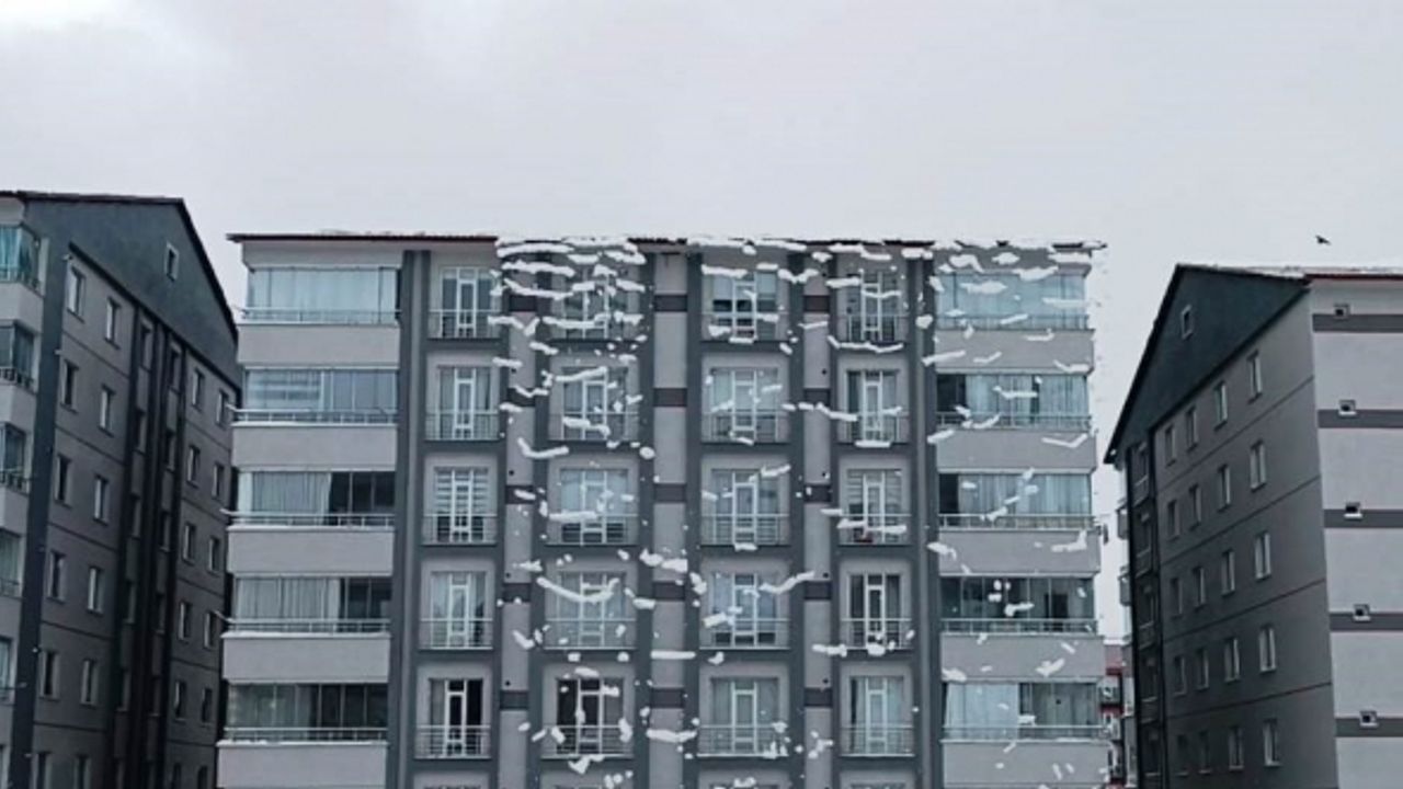 Bitlis’te 266 köy yolu kardan ulaşıma kapandı