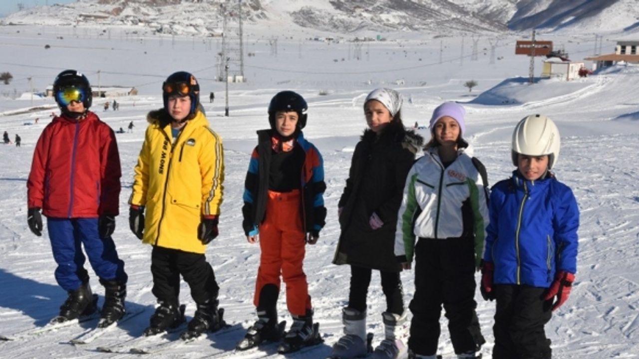 Bitlis’te kayak sezonu açıldı