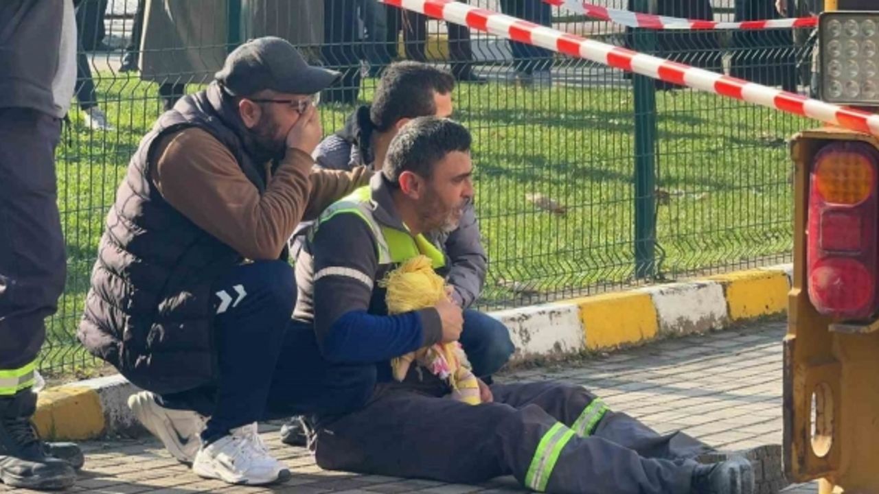 Bu acıya yürek dayanmaz, anne ve bebekleri iş makinesinin altında kaldı