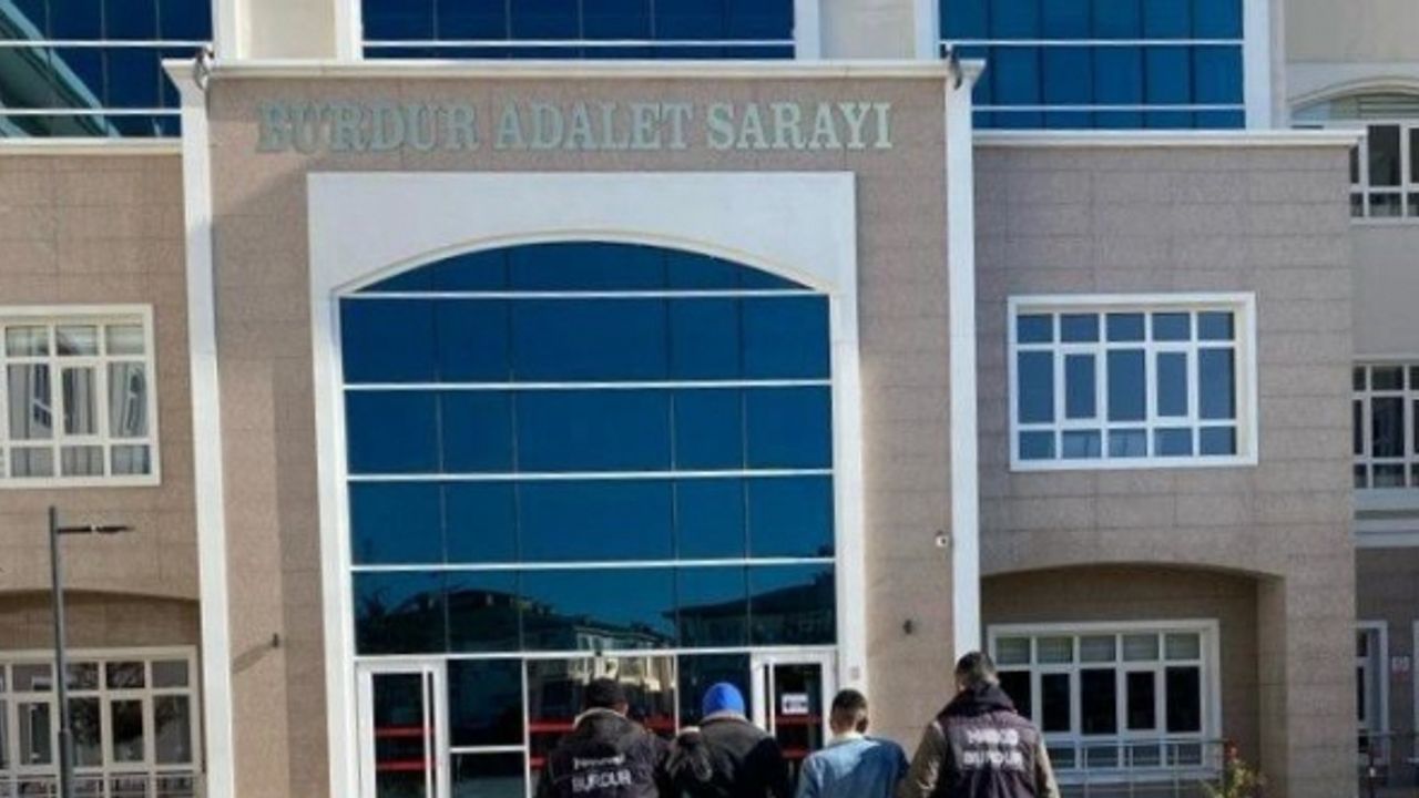 Burdur’da durdurulan araçta uyuşturucu çıktı, 2 şahıs tutuklandı