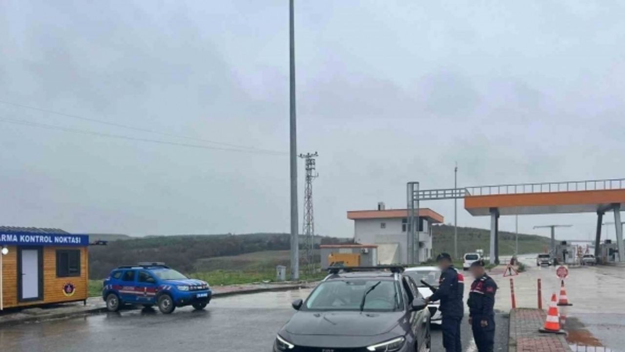 Bursa’da jandarmadan "Huzur ve Güven" uygulaması: 55 aranan şahıs yakalandı
