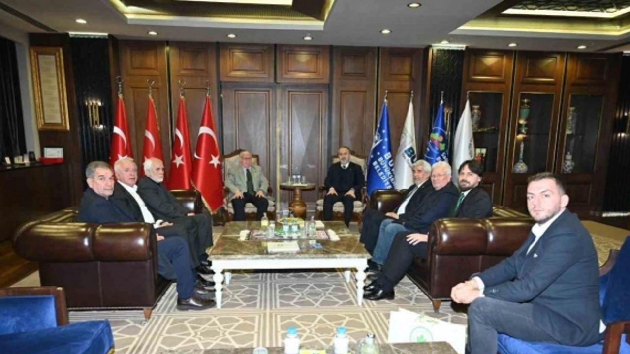 Bursaspor yönetimi, Büyükşehir Belediye Başkanı Alinur Aktaş’ı ziyaret etti