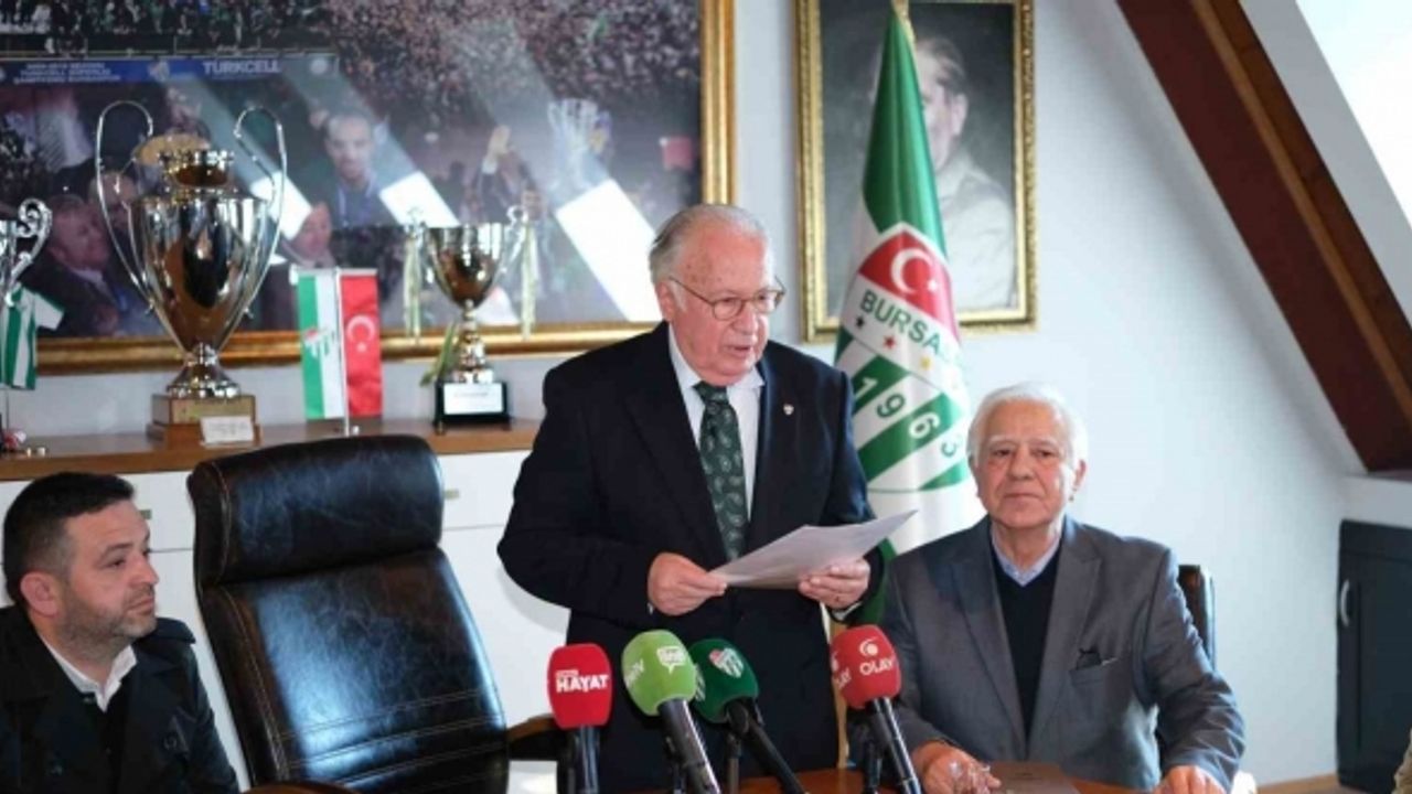 Bursaspor’un yeni başkanı Sinan Bür mazbatasını aldı