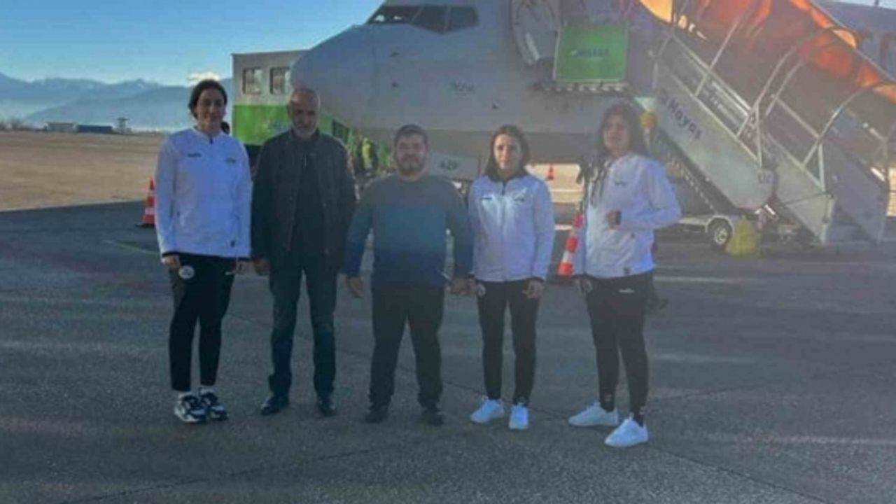 Büyük Kadınlar Türkiye Ferdi Boks Şampiyonasına Elazığ, 4 sporcuyla katıldı