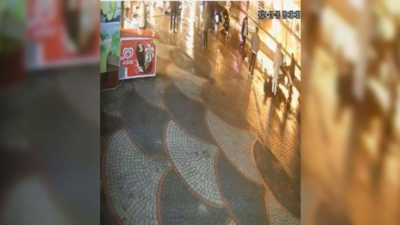 Büyükçekmece’de yaya geçidinde kadına önce motosiklet ardından araba vurdu