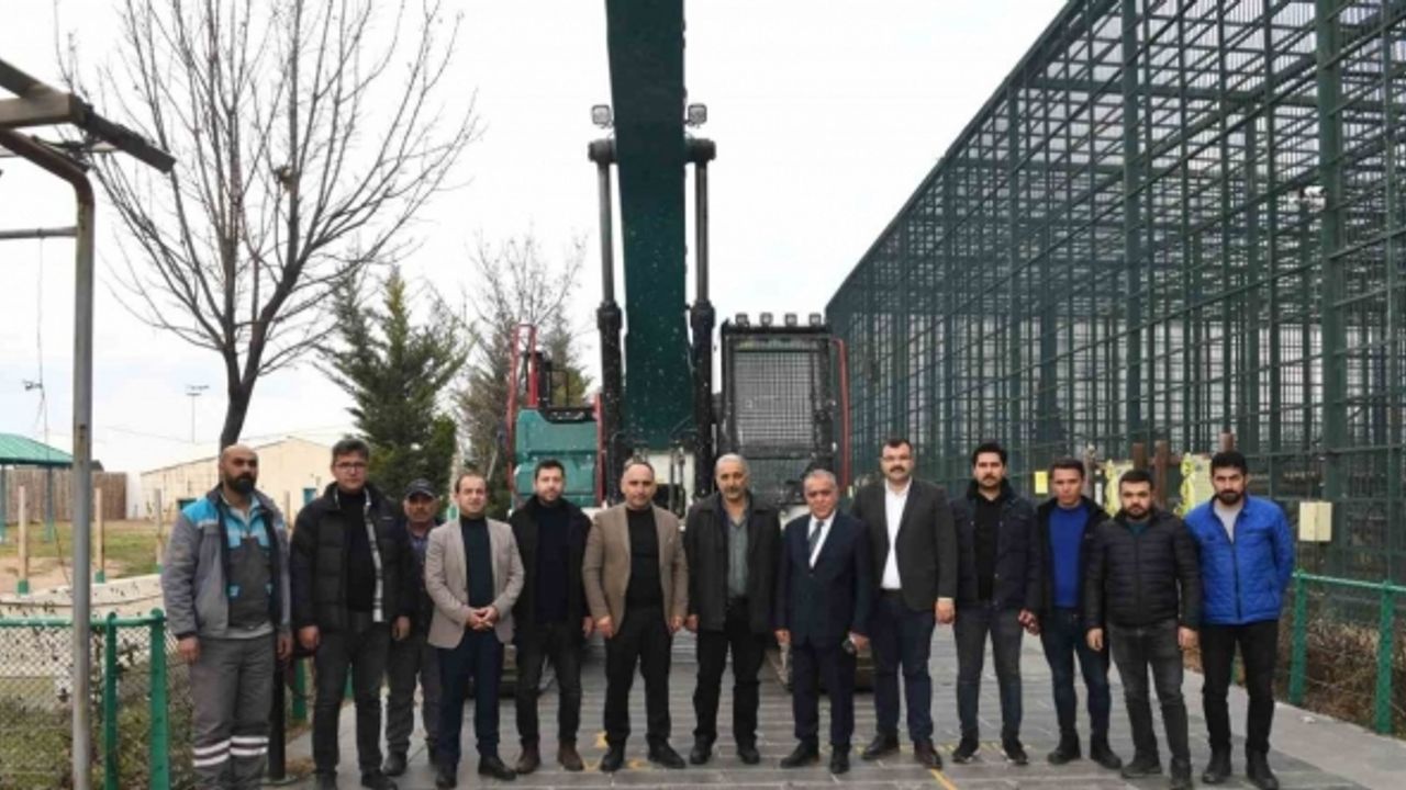 Büyükşehir, hayvanat bahçesinde temizlik ve tadilat çalışmalarına başladı