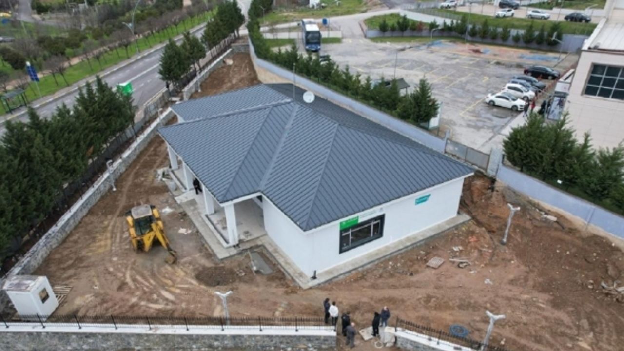 Çayırova’da spor salonu ve gençlik merkezinin yapımı sürüyor