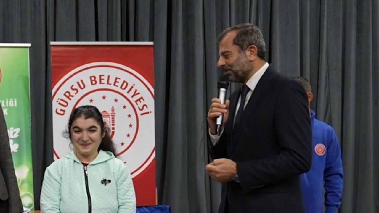 Çevreci Feride, Başkan Işık ile beraber atık topladı