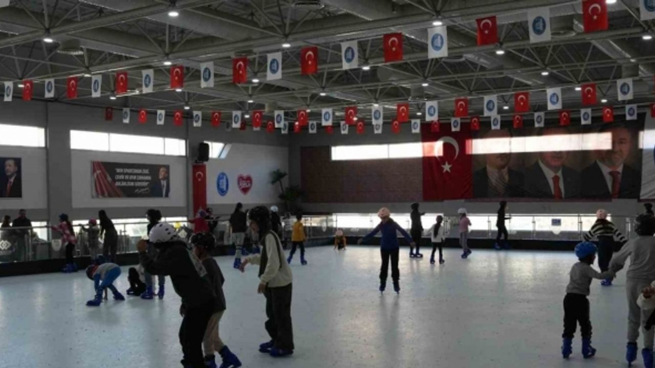 Çorum Belediyesi’nden öğrencilere yarı yıl hediyesi