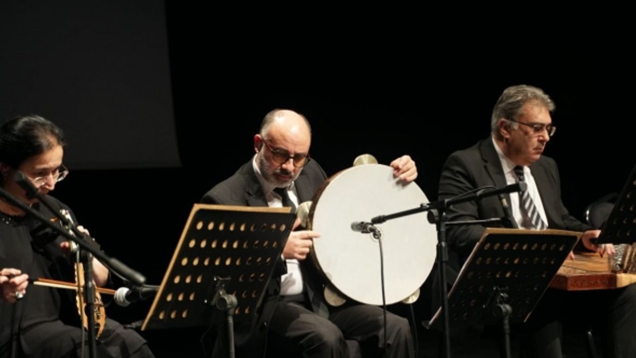 Dede Efendi Sözlü Eserler ve Tanburi Cemil Bey Saz Eserleri Beste yarışması ödül töreni düzenlendi