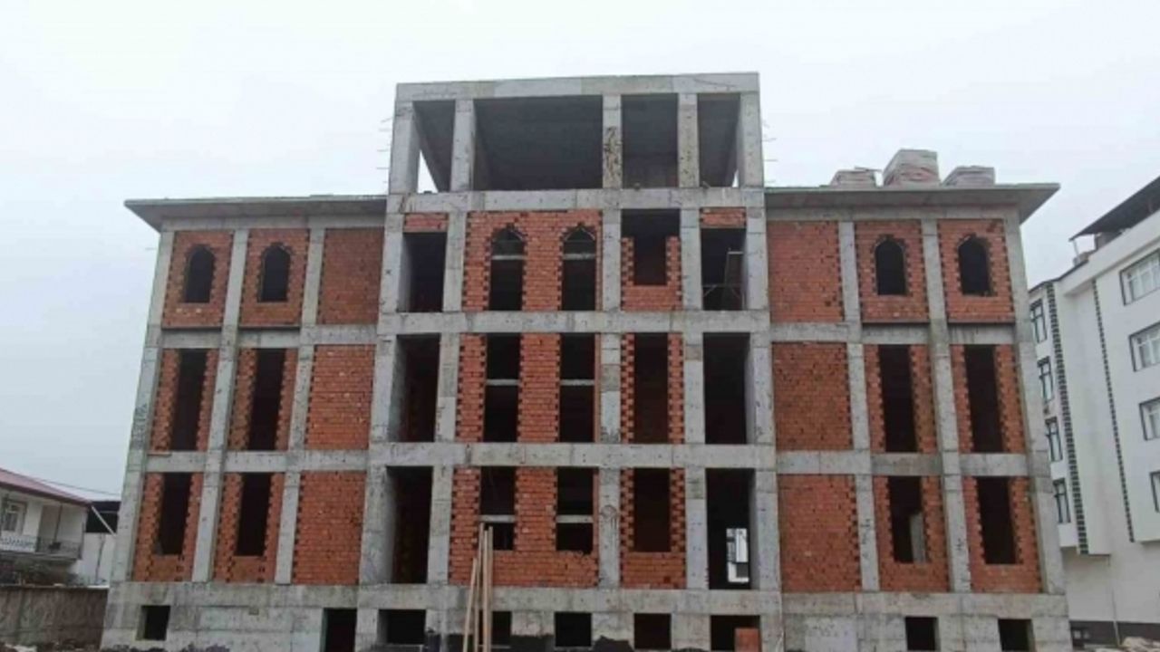 Denk bütçe üstü veren Yazıkonak Belediyesi, yeni belediye binasına kavuşuyor