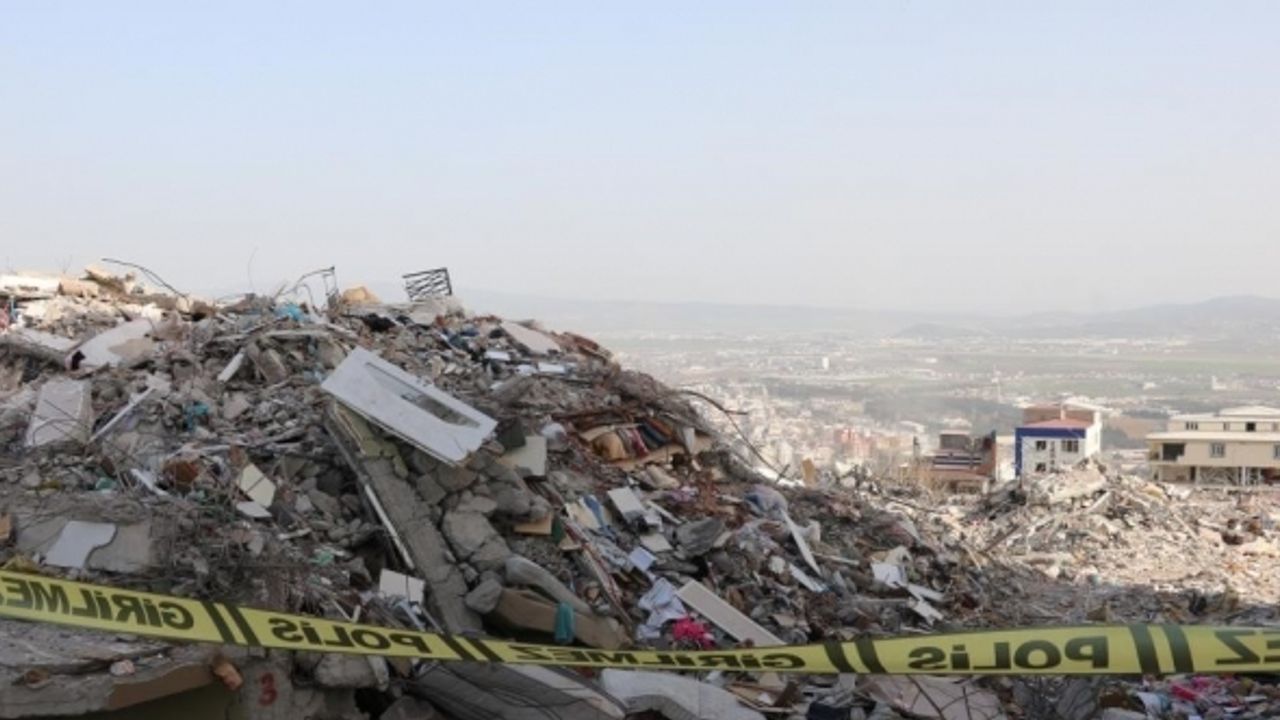 Deprem soruşturmasında tutuklanan eski belediye başkanı tahliye edildi