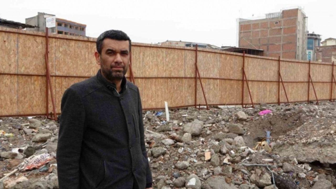 Depremde iş yeri yıkılan esnaf gelecek için umutlu