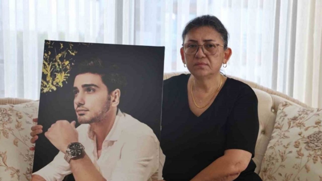 Depremden bu yana evladından haber alamayan acılı anne: “Her kapı ve telefon çaldığında o geldi zannediyorum”