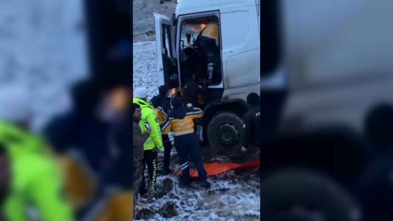 Direksiyon başında kalp krizi geçiren tır şoförü hayatını kaybetti