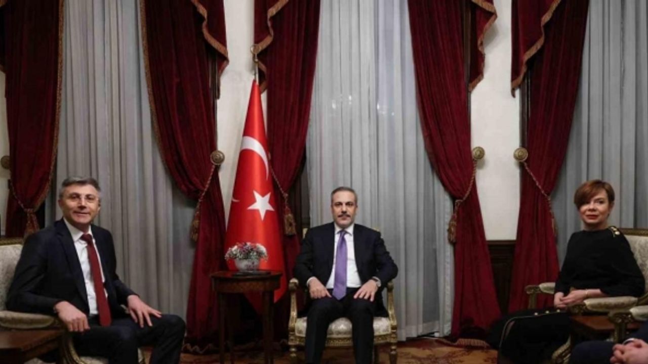 Dışişleri Bakanı Fidan, HÖH Genel Başkanlığından istifa eden Karadayı ile bir araya geldi