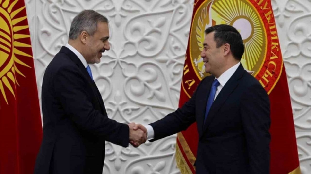 Dışişleri Bakanı Fidan, Kırgızistan Cumhurbaşkanı Caparov ile görüştü
