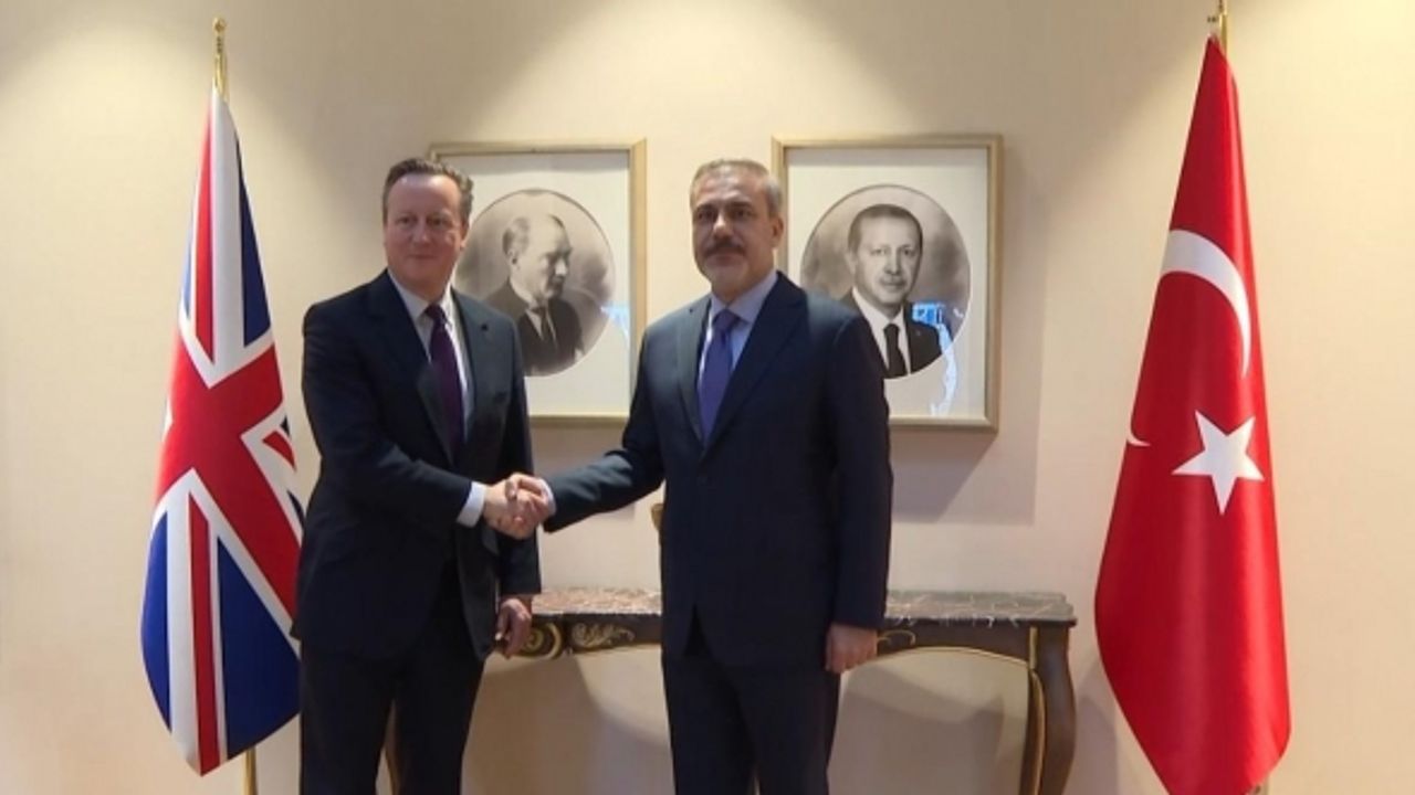 Dışişleri Bakanı Fidan’ın İngiliz mevkidaşı Cameron ile görüşmesi sona erdi
