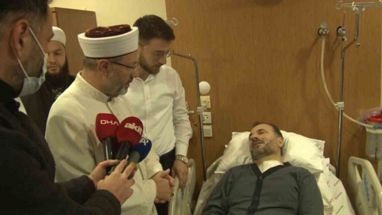 Diyanet İşleri Başkanı Erbaş bıçaklı saldırıda yaralanan Fatih Camii imamı Usta’yı ziyaret etti