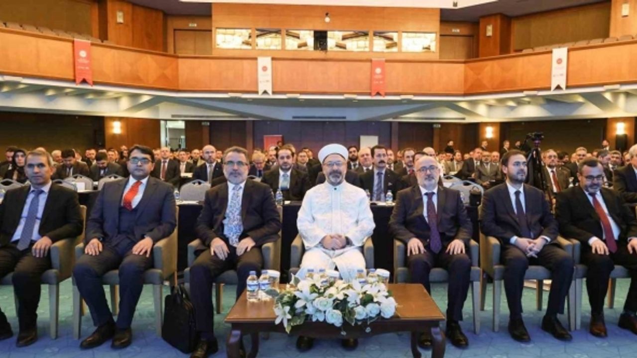 Diyanet İşleri Başkanı Erbaş: “İslam’ın ahlak ilkelerini insanlığa yeniden teklif etmeliyiz”