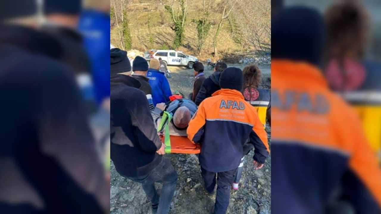 Doğa gezintisinde düşerek ayağı kırılan adamı AFAD kurtardı