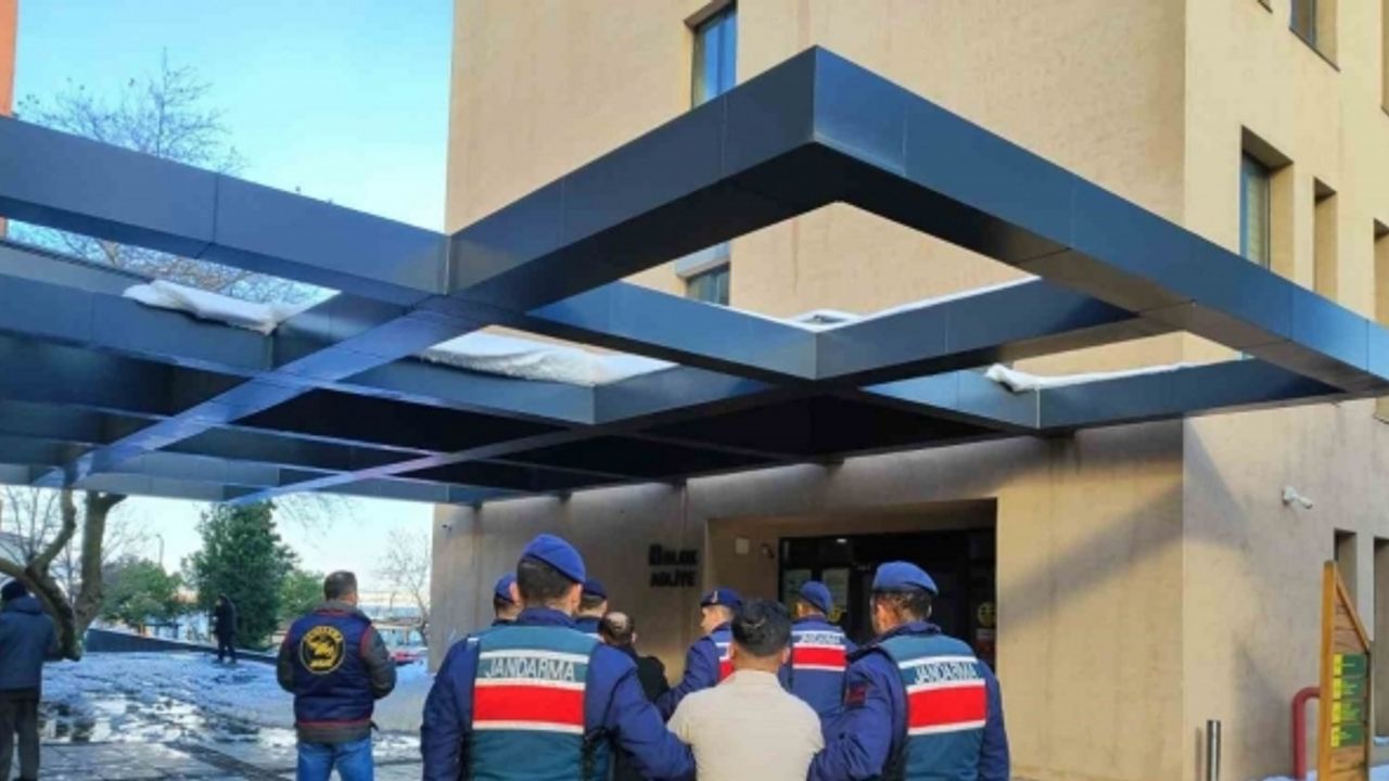 Dolandırıcılar yaşlı kadını ikinci kez hedef aldı, jandarma suçüstü yakaladı