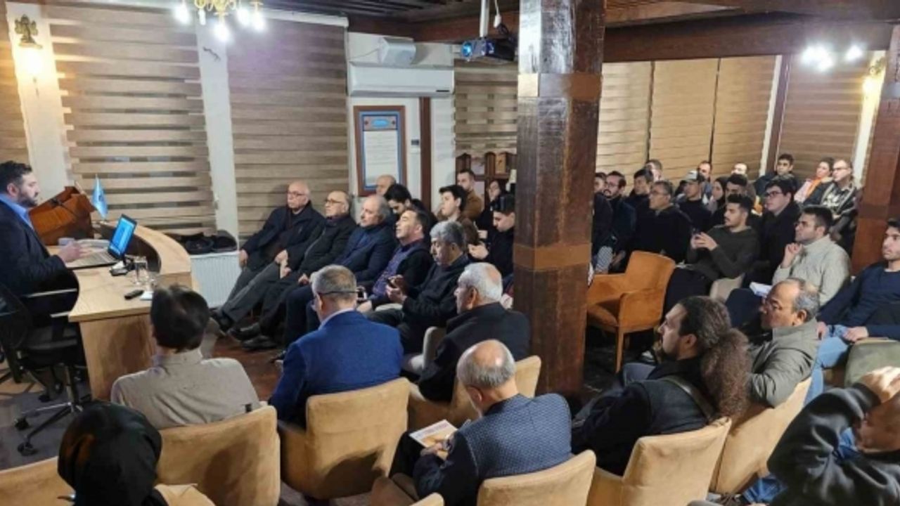 Dr. Enes Depe, "Osmanlılar, 7 denize yüzyıllarca hükmetmenin gereğini yerine getirdi"