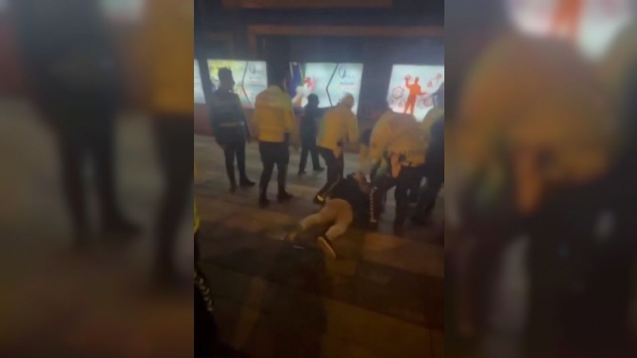 Ehliyetsiz sürücü ve arkadaşının polise mukavemeti pahalıya mal oldu