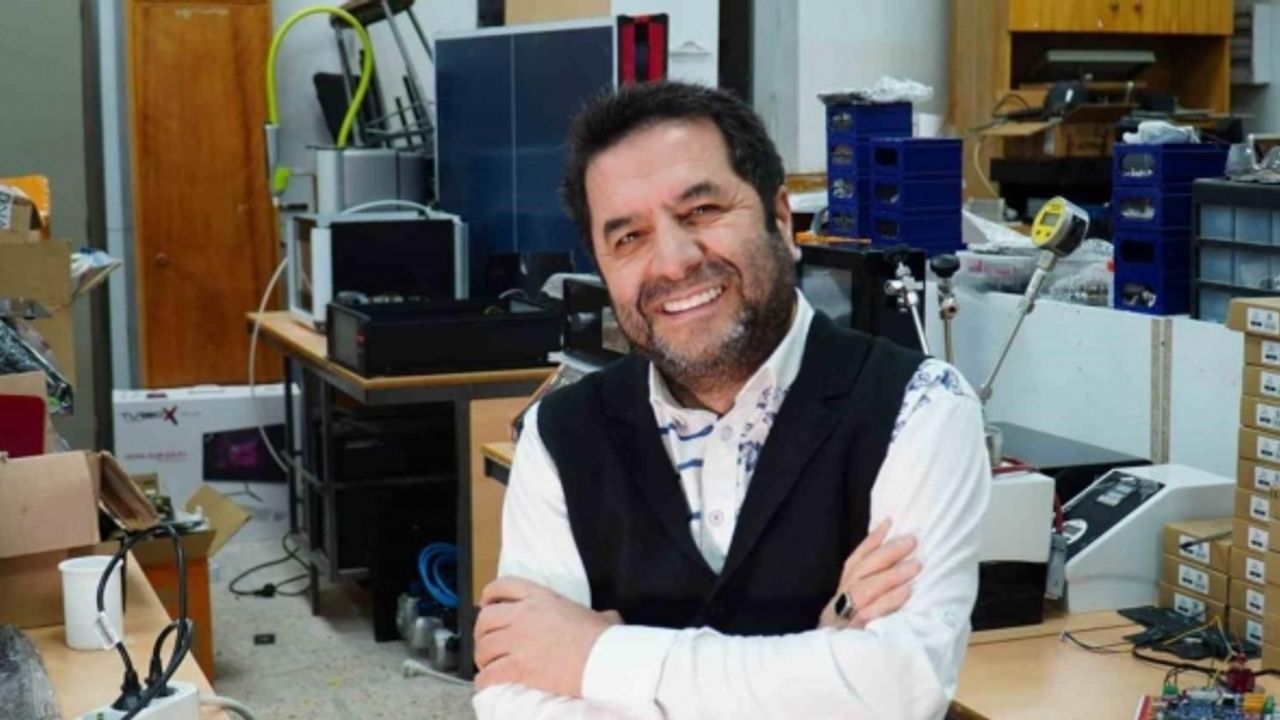 Einstein’ın Nobel ödülü aldığı  ’foton teorisi’ni Türk profesör ispatladı